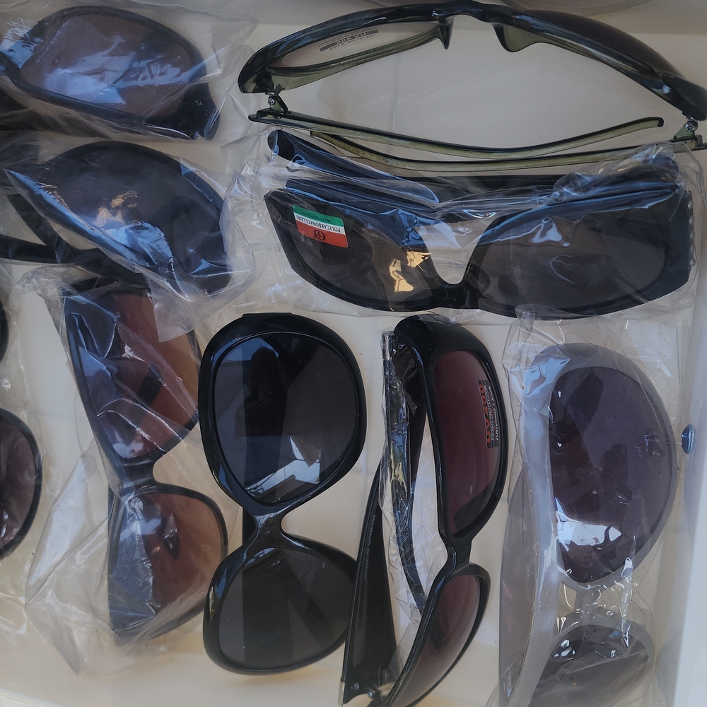 😎Qty 5 Pairs Sports Sunglasses with Tinted Lenses